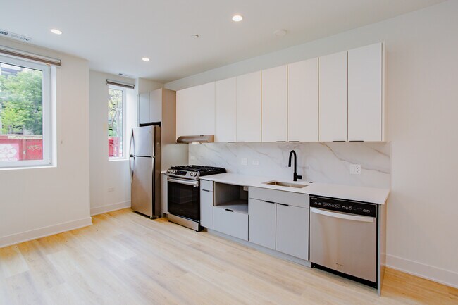 Building Photo - 3823 N Ashland Ave