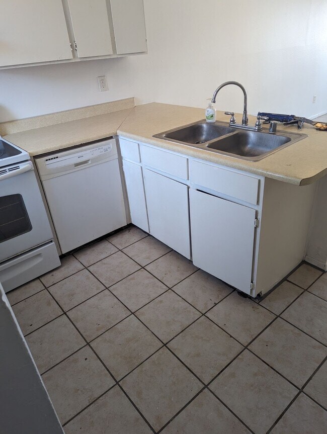 Foto del edificio - 2329 Sambrano Ave