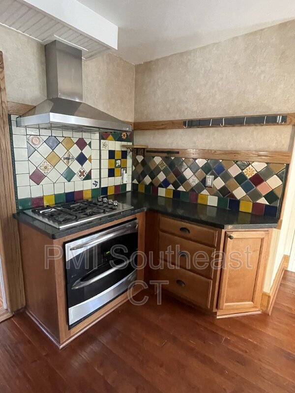 Foto del edificio - 26 Academy Ln