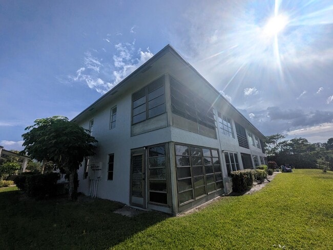 Building Photo - 13283 Pineapple Palm Ct