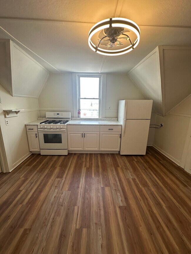 Photo - 446 Coe St Apartment