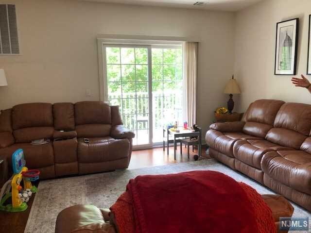 Foto del edificio - 2107 Windsor Park Ct