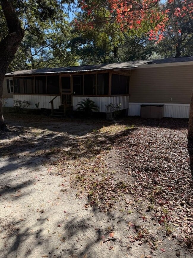 Building Photo - 187 Marsh Oaks Dr