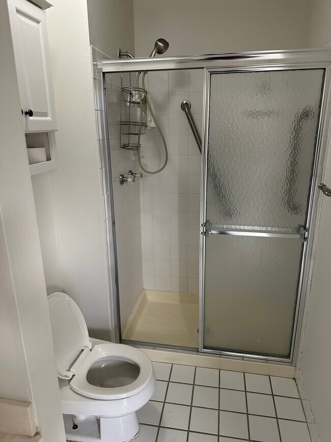 Building Photo - 745 Spring Lake Dr