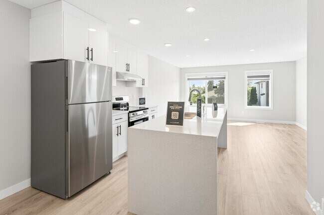 3 chambres, 3 salles de bain - 118 m² - Cuisine - 9640 158 St