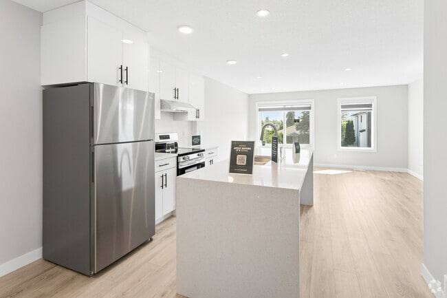3BR, 3BA - 1,269SF - Kitchen - 9640 158 St