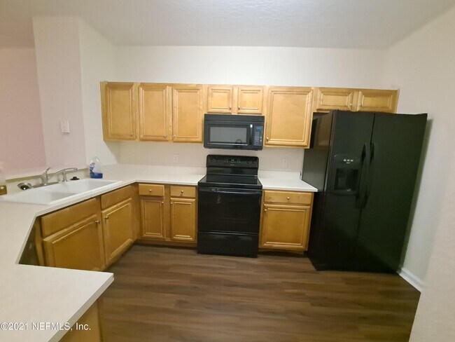 Foto del edificio - 3750 Silver Bluff Blvd
