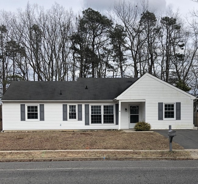 Building Photo - 30 Ravenwood Blvd