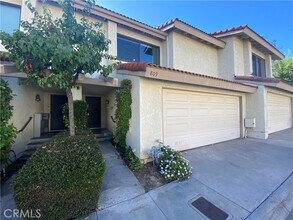Building Photo - 809 Creekside Dr