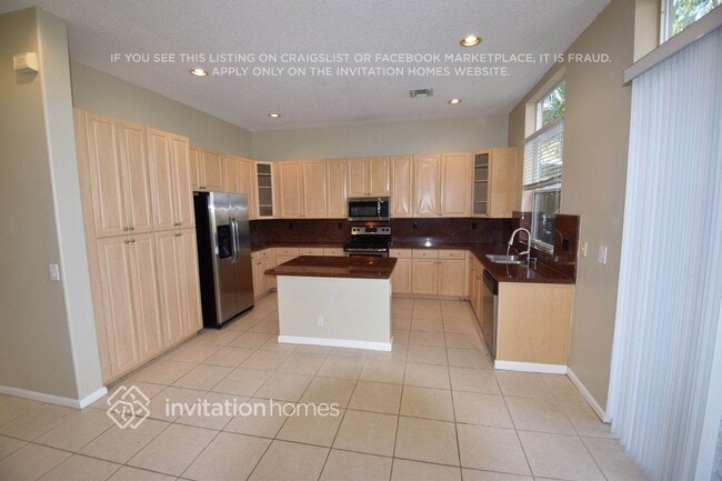 Building Photo - 6103 C Durham Dr