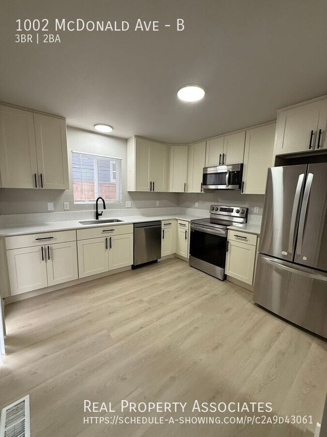 Building Photo - 1002 McDonald Ave