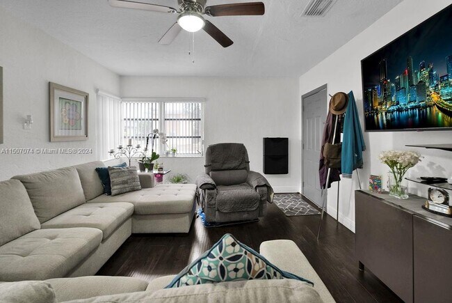 Foto del edificio - 600 NW 34th Ave