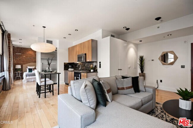 Foto del edificio - 460 S Spring St