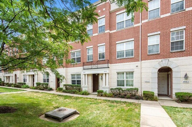 Building Photo - 4444 Beechstone Ln
