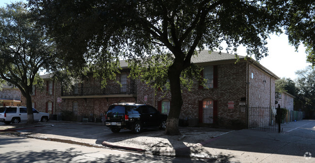 Foto del edificio - Valley Oaks Apartments