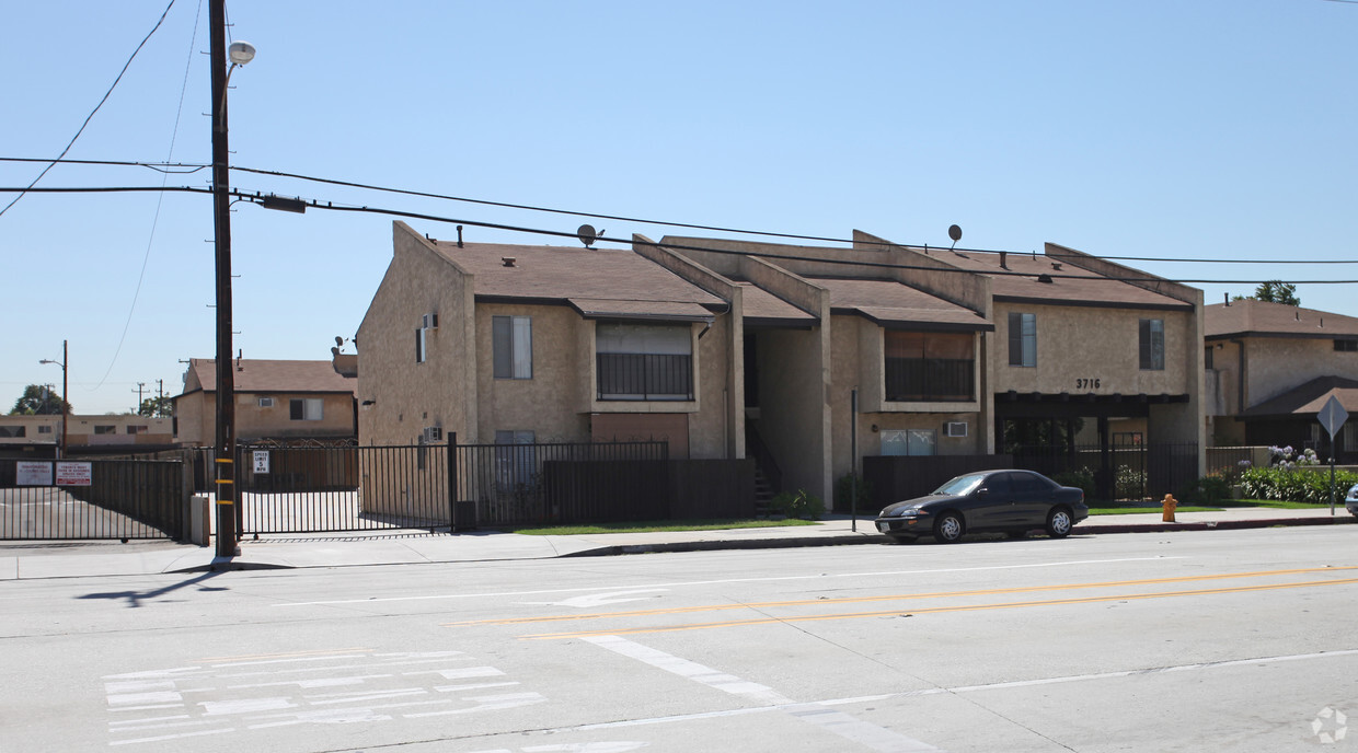 Primary Photo - 3716 Baldwin Ave