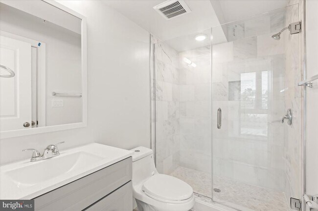 Foto del edificio - 1100 Bladensburg Rd NE