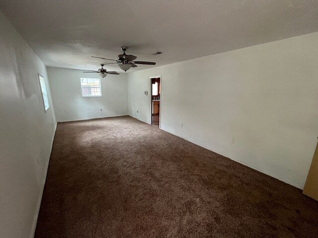 Building Photo - 3346 Oakview Dr