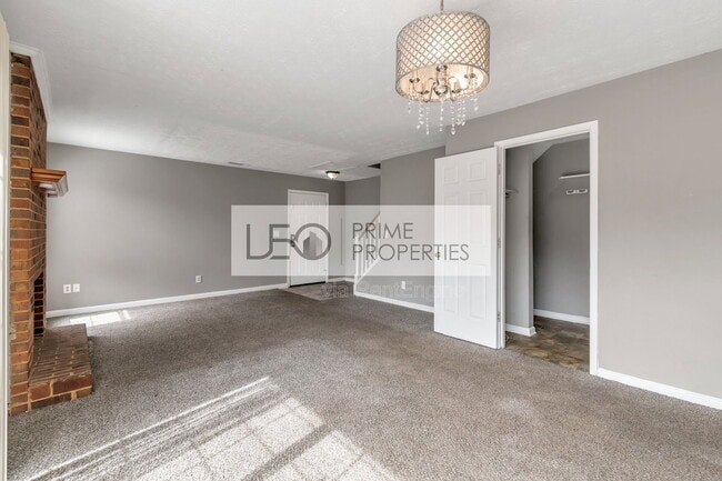 Foto del edificio - 5546 Clover Rise Ln