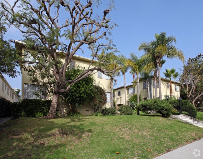 Building Photo - 421 San Vicente Apartments