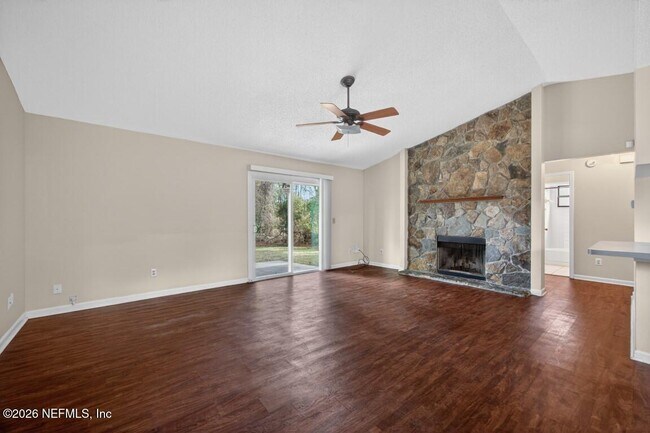 Foto del edificio - 8725 Huntington Woods Cir N