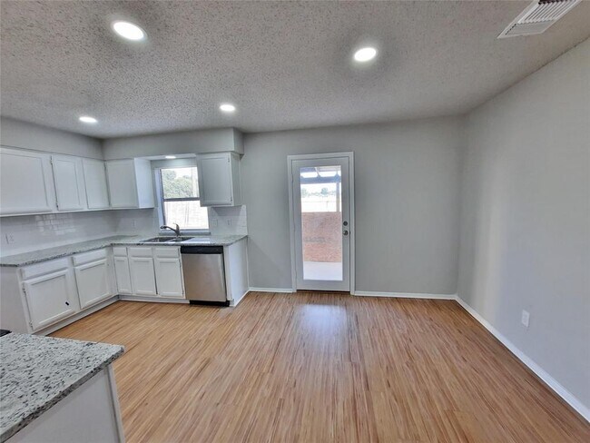 Foto del edificio - 2646 Winslow Dr