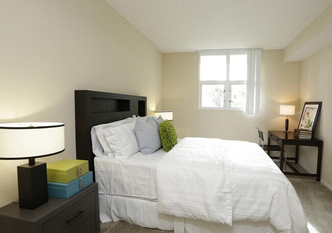 Foto del edificio - 8775 Costa Verde Blvd