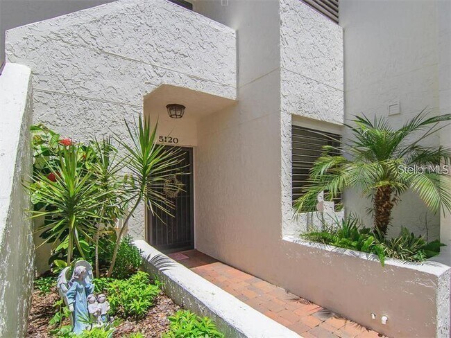 Foto del edificio - 5120 Marsh Field Rd