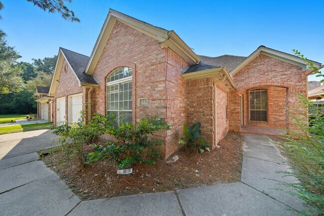 Foto del edificio - 13130 Yaupon Holly Ln