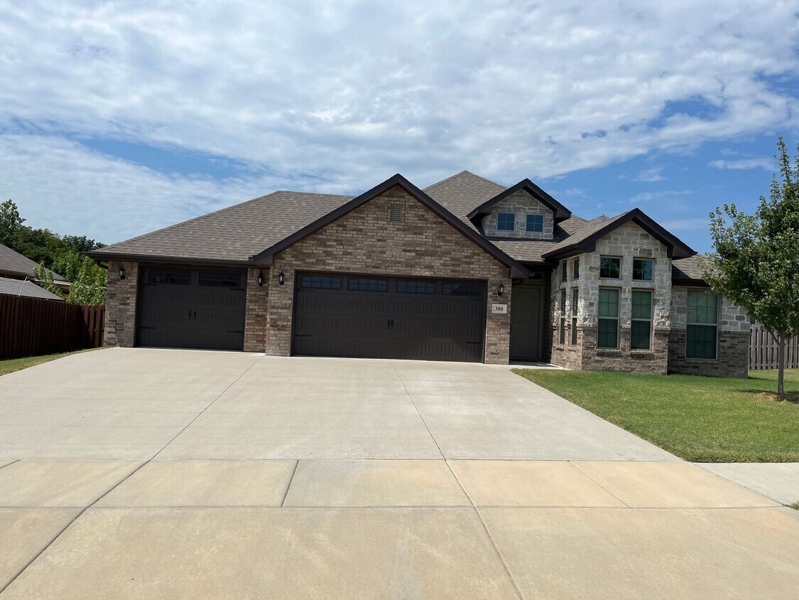 Foto principal - 380 Fox Cir