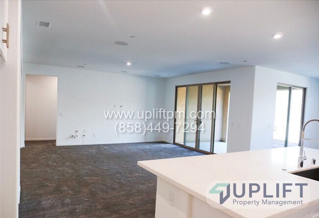 Building Photo - 2412 Medley Ln