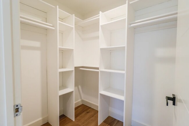 Foto del edificio - 2806 S Palm Grove Ave