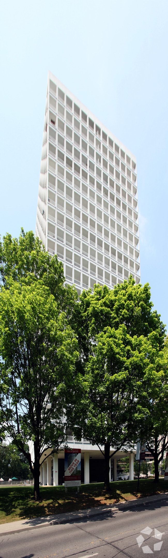 Building Photo - Tower Hill East