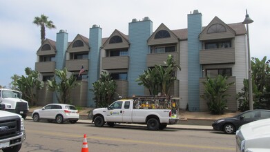 Building Photo - 739 Seacoast Dr