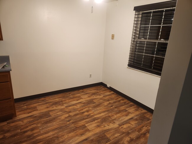 Kitchen- 2 - 139 Whitestown Vlg