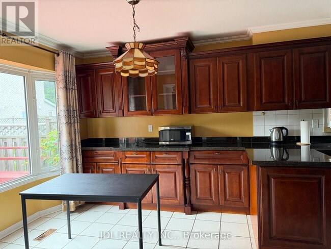 Building Photo - 87 Strathmore Dr