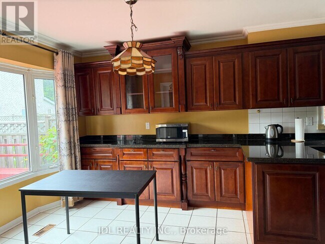 Photo du bâtiment - 87 Strathmore Dr
