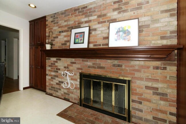 Building Photo - 8947 Colesbury Pl