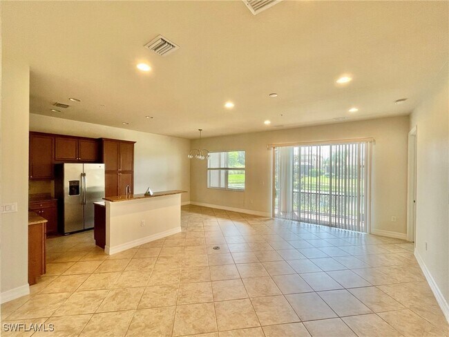 Foto del edificio - 6532 Monterey Point