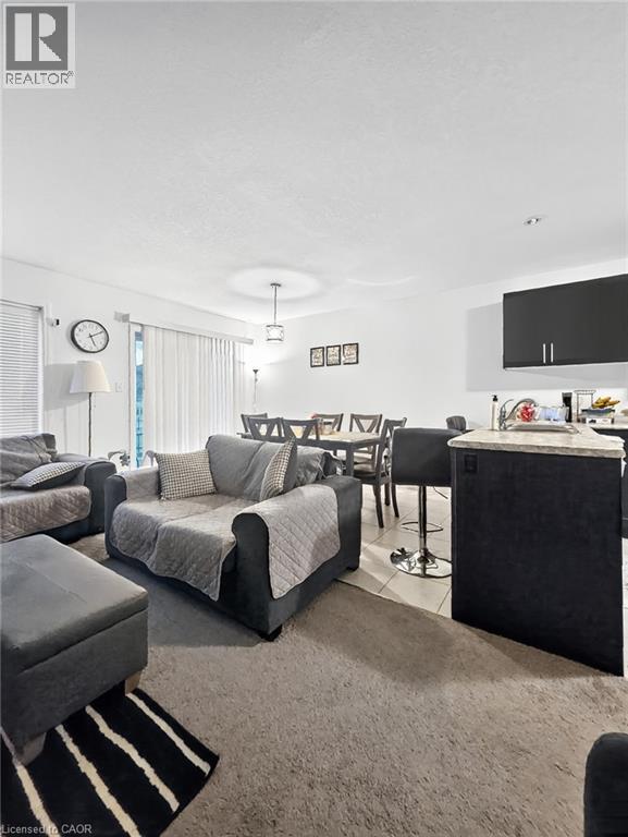 Building Photo - 135 Hardcastle Dr