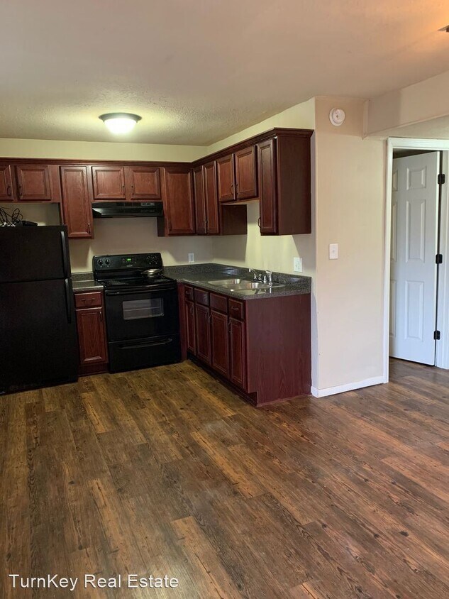 Foto principal - 918 S Robberson Ave