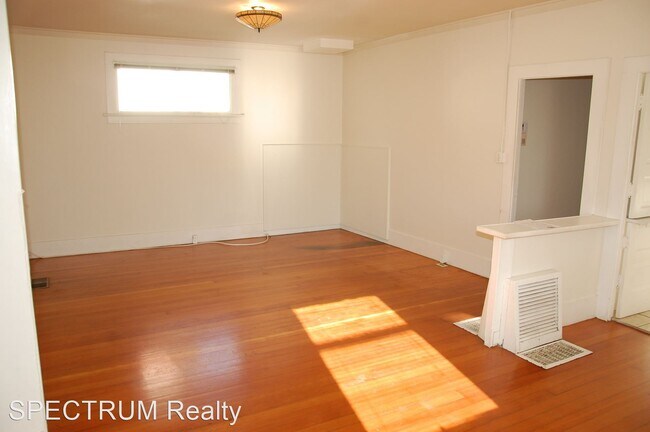 Foto del edificio - 2 br, 1.5 bath House - 211 W. Micheltorena