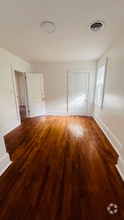 Building Photo - 812 Tyler Ave