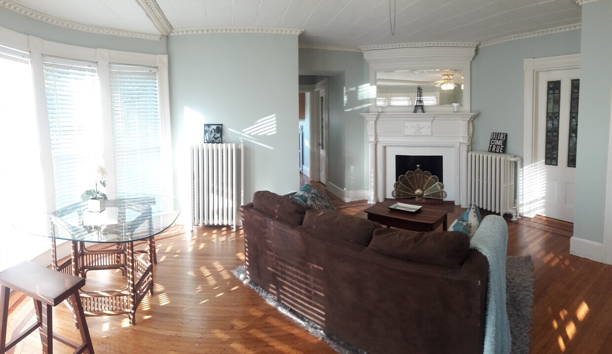 283 Vinton St Unit A, Melrose, MA 02176 Apartments in Melrose, MA