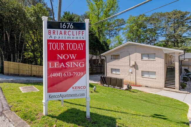 Premium 2 Bedroom Apartments in Atlanta, GA | 750 Sq Ft Upgraded Floor Plan at Monteleone Apartments - Premium 2 Bedroom Apartments in Atlanta, GA | 750 Sq Ft Upgraded Floor Plan at Monteleone Apartments