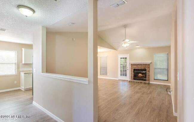 Foto del edificio - 3 br, 2 bath House - 3904 English Colony D...