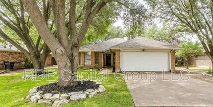 Building Photo - 708 Paintbrush Dr