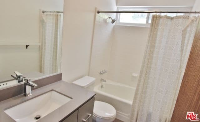 Building Photo - 372 Pershing Dr