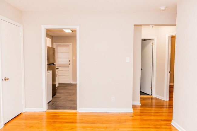 Building Photo - 1905 Grayland Ave