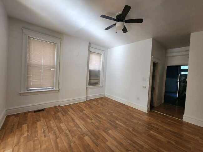 Building Photo - First Floor One Bedroom Apartment in South...
